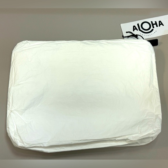 Aloha Collection Small Pouch - Picture 3 of 13